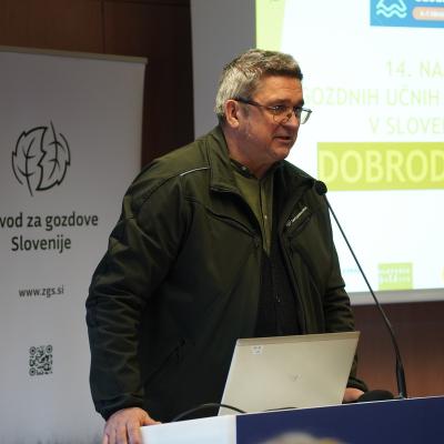 Vodja Sektorja za ukrepe v gozdovih na ZGS Jože Mori