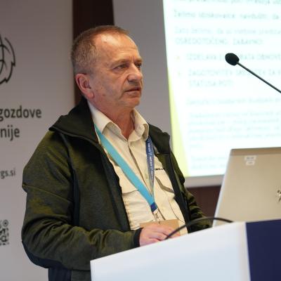 Predsednik komisije za gozdne učne poti na ZGS Jože Prah