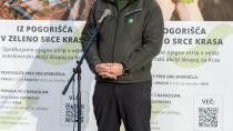 Prostovoljci iz vse Slovenije sadili na Cerju