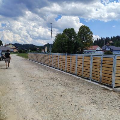 Medvedovarni smetnjaki na Rakitni