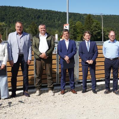 Predstavitev medvedovarnih smetnjakov na Rakitni