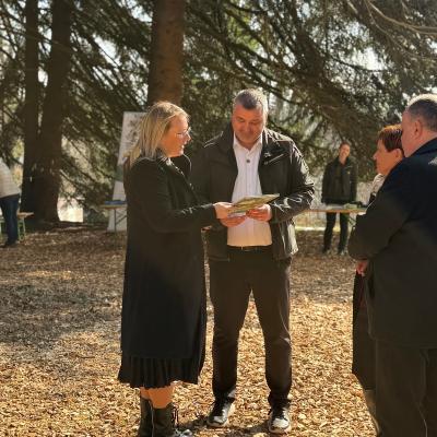 Predstavitev knjige Sožitje ministrici za kmetijstvo, gozdarstvo in prehrano Mateji Čalu&scaron;ić